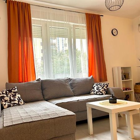 Cozy Apartment, 10 Minutes Walking Distance From The Old Town كوتور المظهر الخارجي الصورة