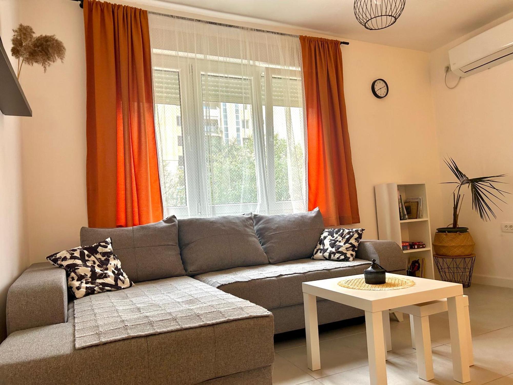 Cozy Apartment, 10 Minutes Walking Distance From The Old Town كوتور المظهر الخارجي الصورة
